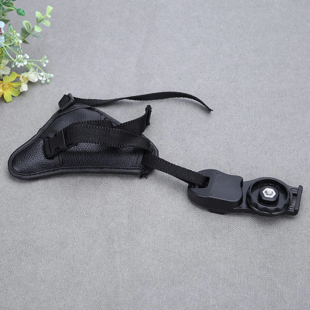 プロフェッショナルなソフトPUレザー製ハンドグリップホルダー - Camera Strap Leather のレビューと価格